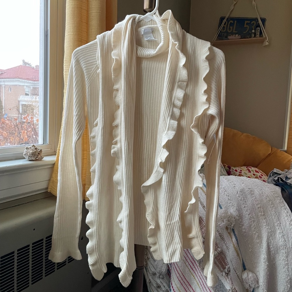 Worthington Ivory white cashmere turtle neck sweater